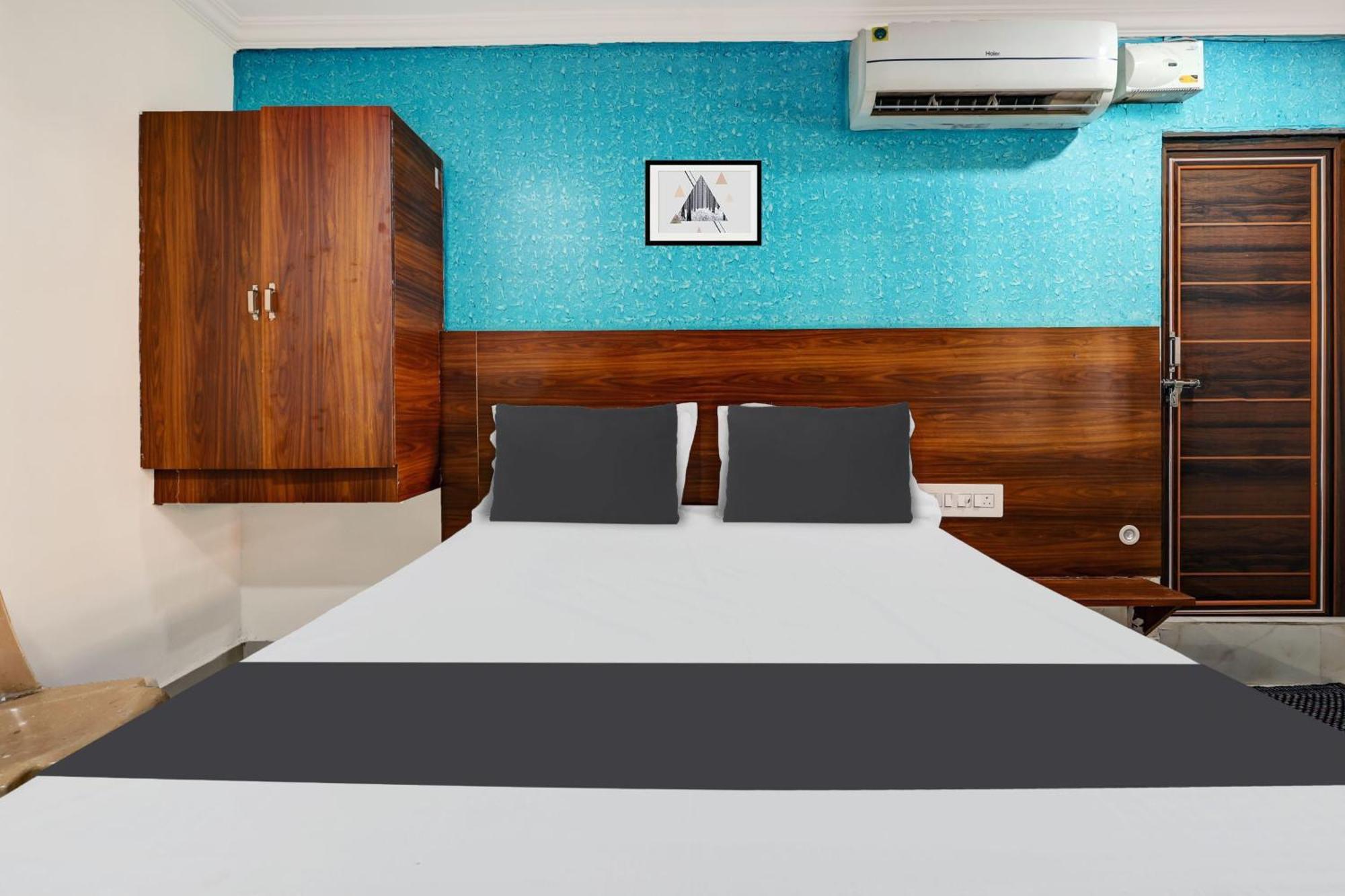 Hotel O Gangothri Lodge Visakhapatnam Esterno foto