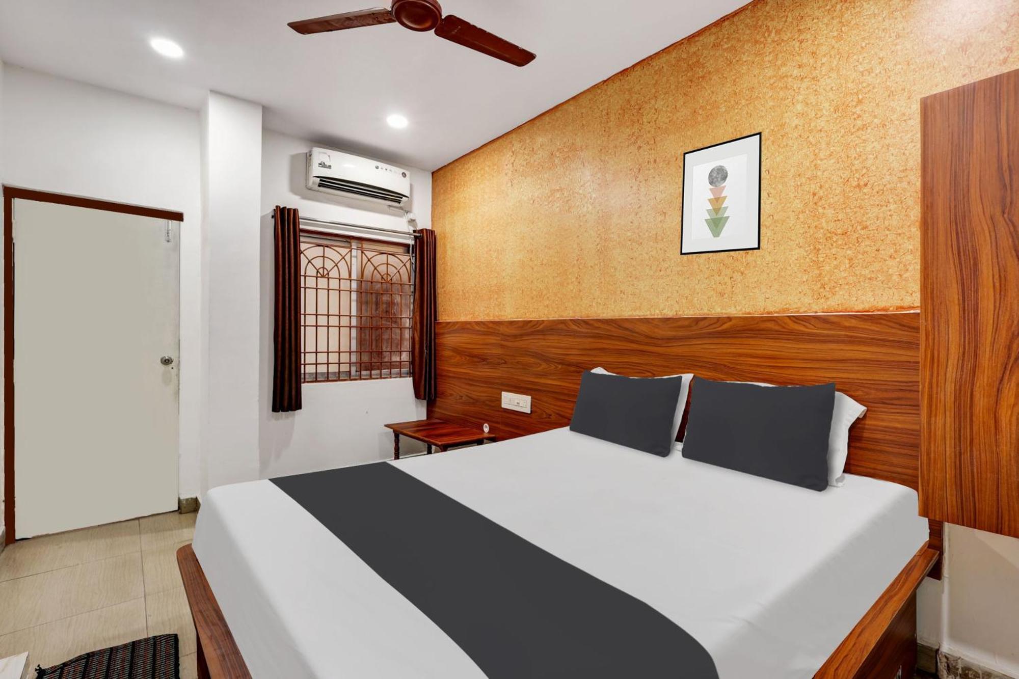 Hotel O Gangothri Lodge Visakhapatnam Esterno foto