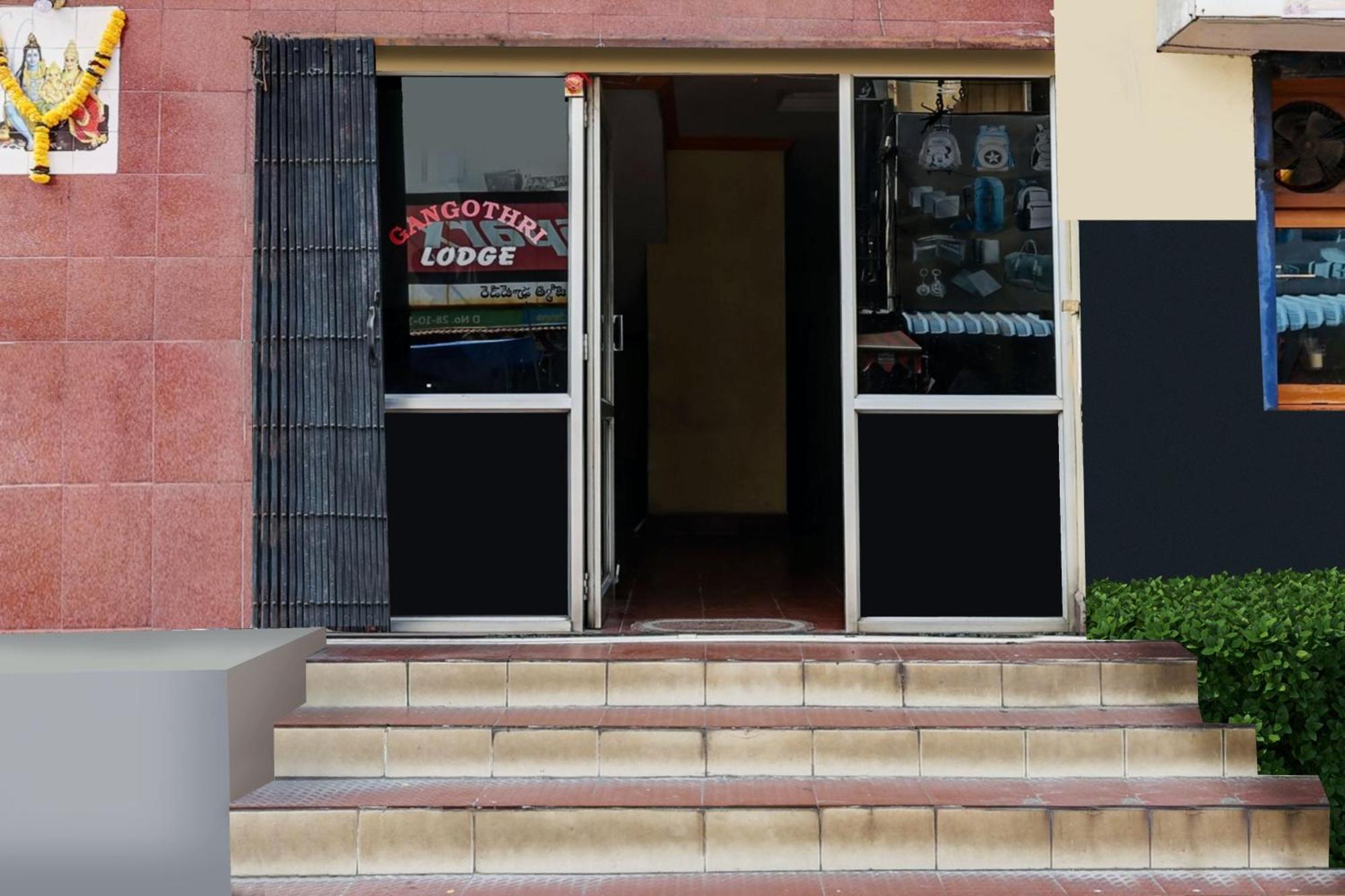 Hotel O Gangothri Lodge Visakhapatnam Esterno foto