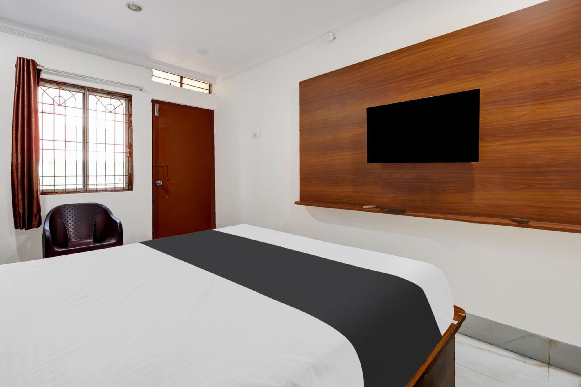 Hotel O Gangothri Lodge Visakhapatnam Esterno foto