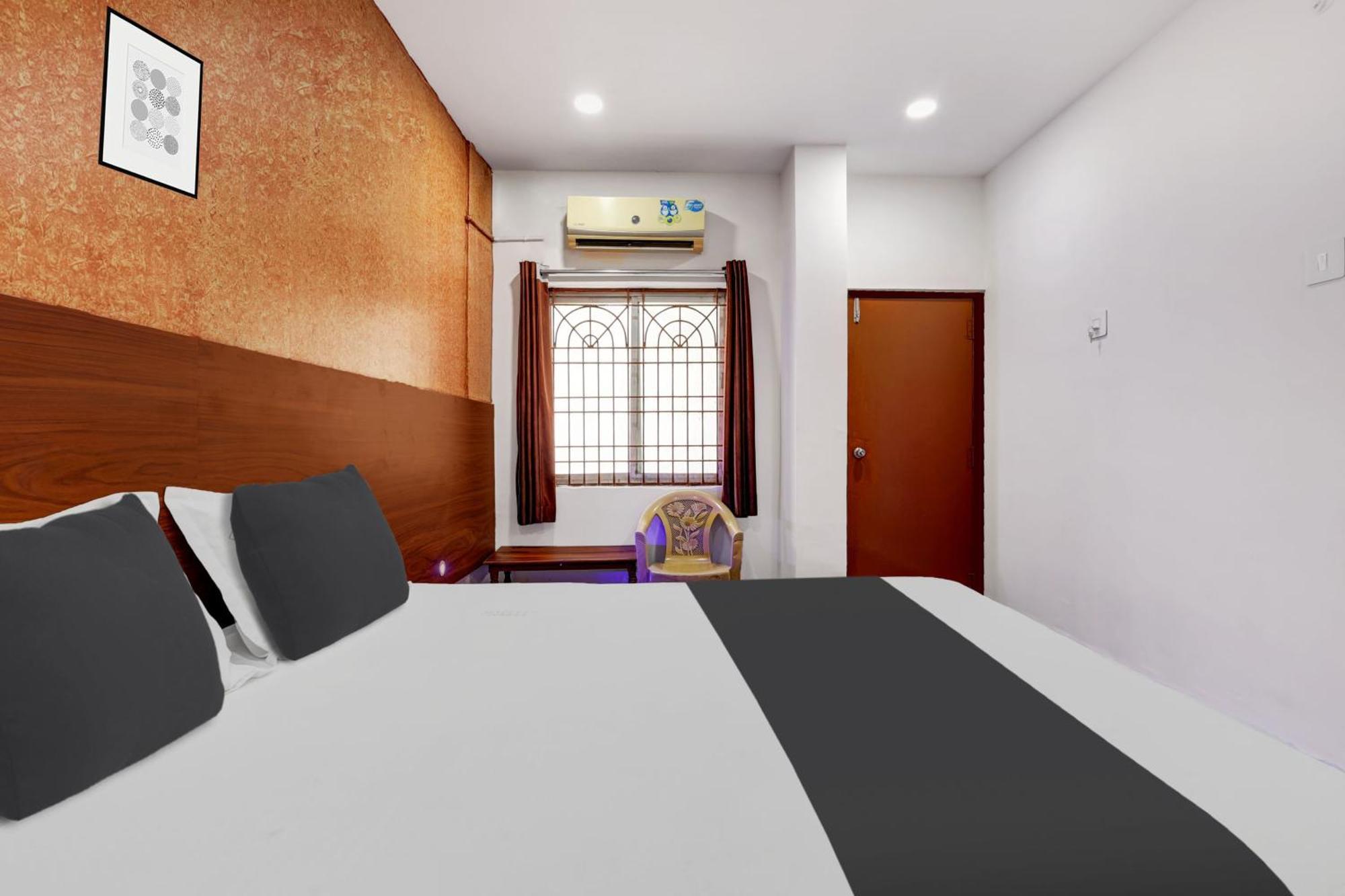 Hotel O Gangothri Lodge Visakhapatnam Esterno foto